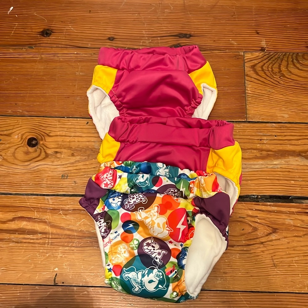 Lot of 3 Little Learnerz training pants - size M